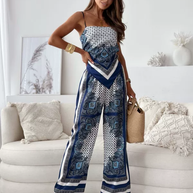 Frau Trägt Tiefblau Chic Rückenfreies Set