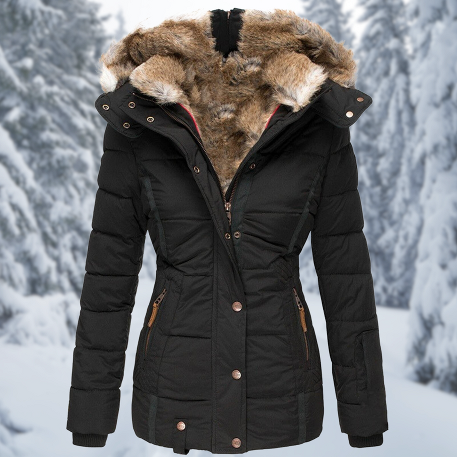 Elegante schwarz winterjacke vor einem verschneiten hintergrund