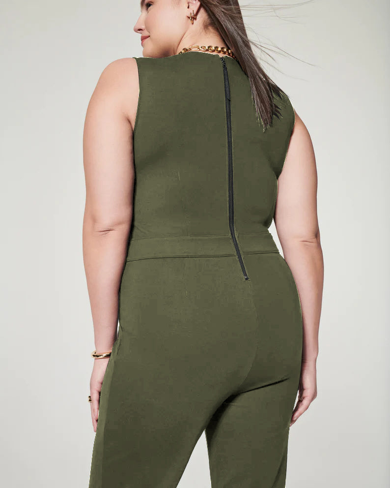 Rückansicht Einer Frau In Einem Dunkle Palme Jumpsuit