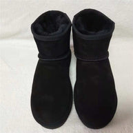 Top-ansicht von schwarz echtleder schneestiefel 