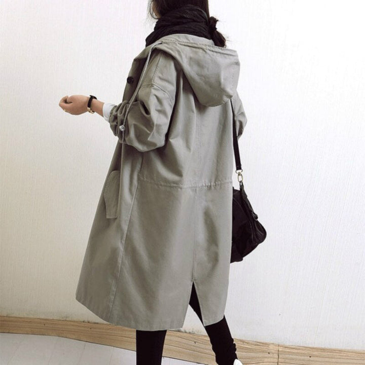 Rückansicht des langer grau trenchcoat