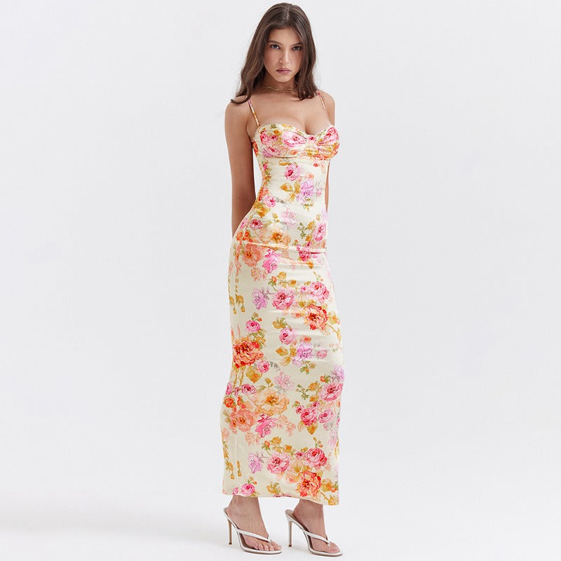 enges Blumen Kleid
