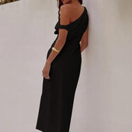 Leinenkleid mit schräger Schulter