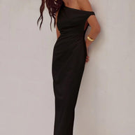 Leinenkleid mit schräger Schulter