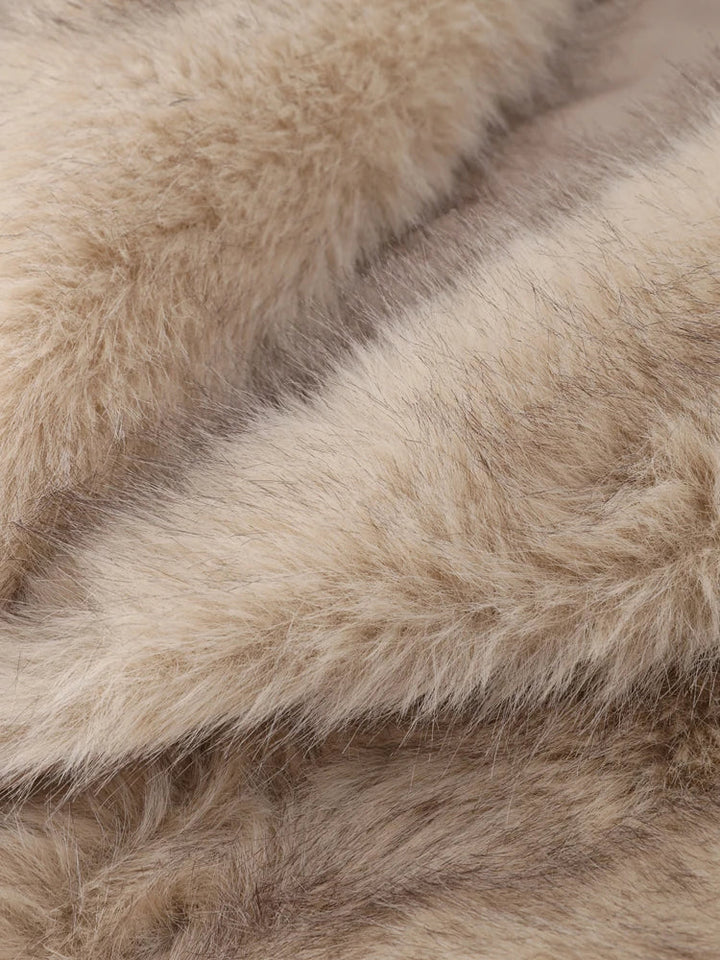 W&W Mode | Noble Damen Pelzmantel mit zeitloser Eleganz - Winter 2024
