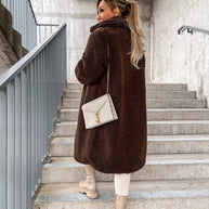 FrostGlamour: - Langer Wintermantel aus feiner Wolle mit Knöpfen