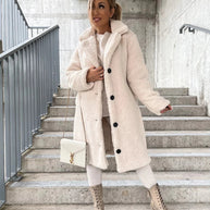 FrostGlamour: - Langer Wintermantel aus feiner Wolle mit Knöpfen