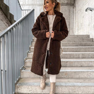 FrostGlamour: - Langer Wintermantel aus feiner Wolle mit Knöpfen