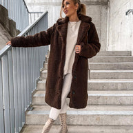 FrostGlamour: - Langer Wintermantel aus feiner Wolle mit Knöpfen