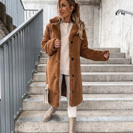 FrostGlamour: - Langer Wintermantel aus feiner Wolle mit Knöpfen
