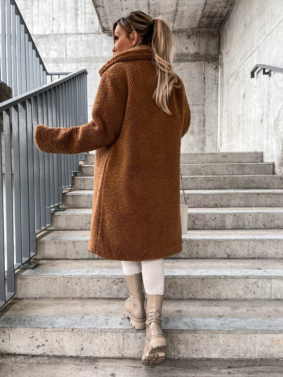 FrostGlamour: - Langer Wintermantel aus feiner Wolle mit Knöpfen