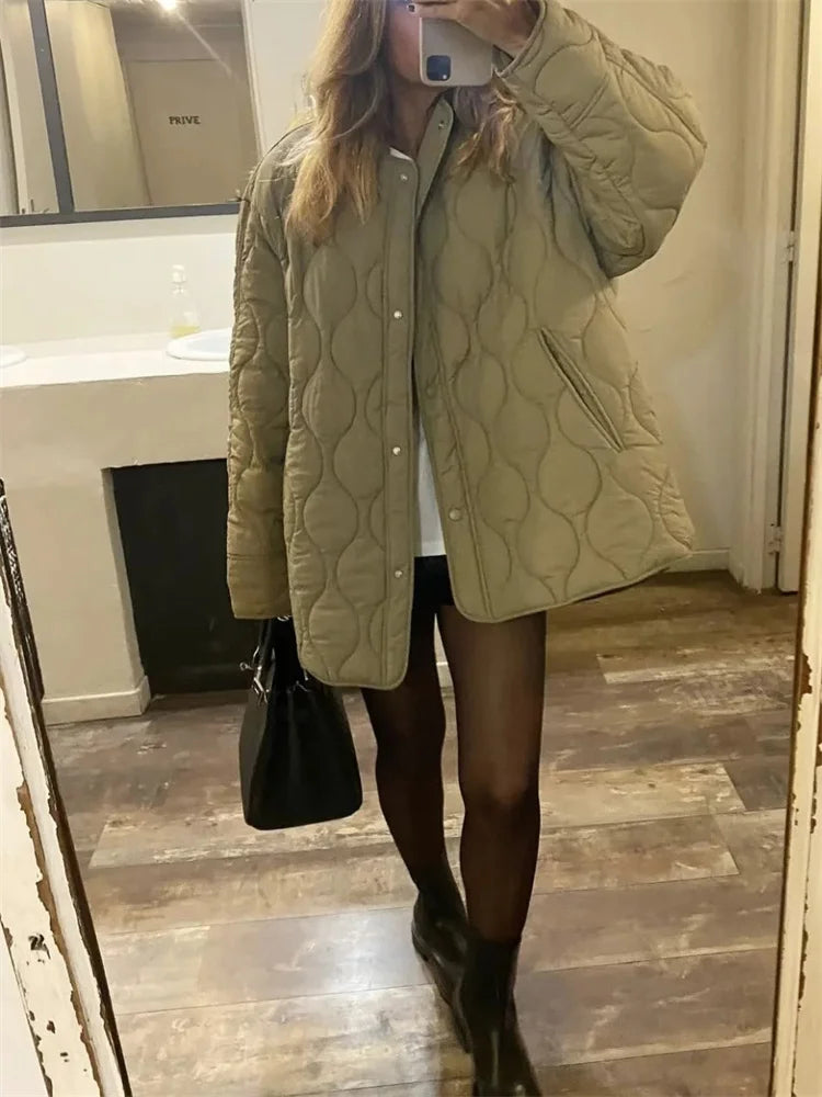 Oversize gesteppte Jacke mit Druckknöpfen