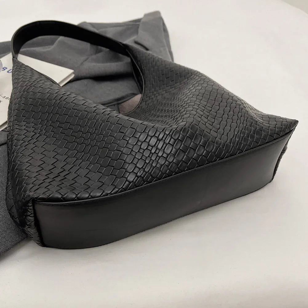 WW - Damen Vielseitige Schultertasche aus weichem Leder mit gewebtem Hobo-Design
