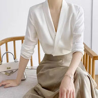 Satin V-Ausschnitt Bluse