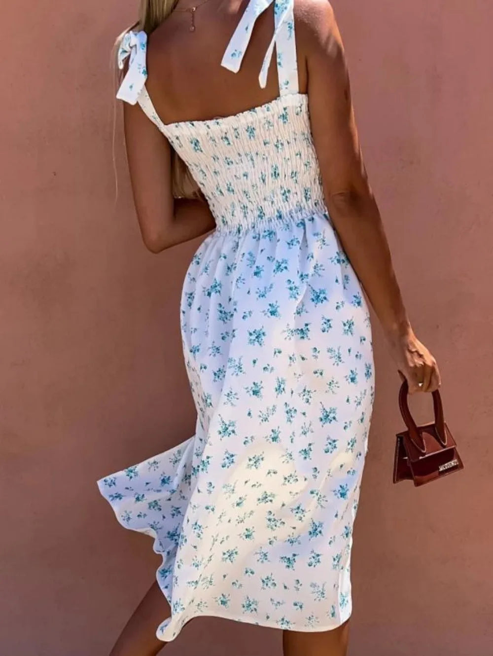 Damen-Kleid mit klassischem Schnitt für Alltag und besondere Anlässe