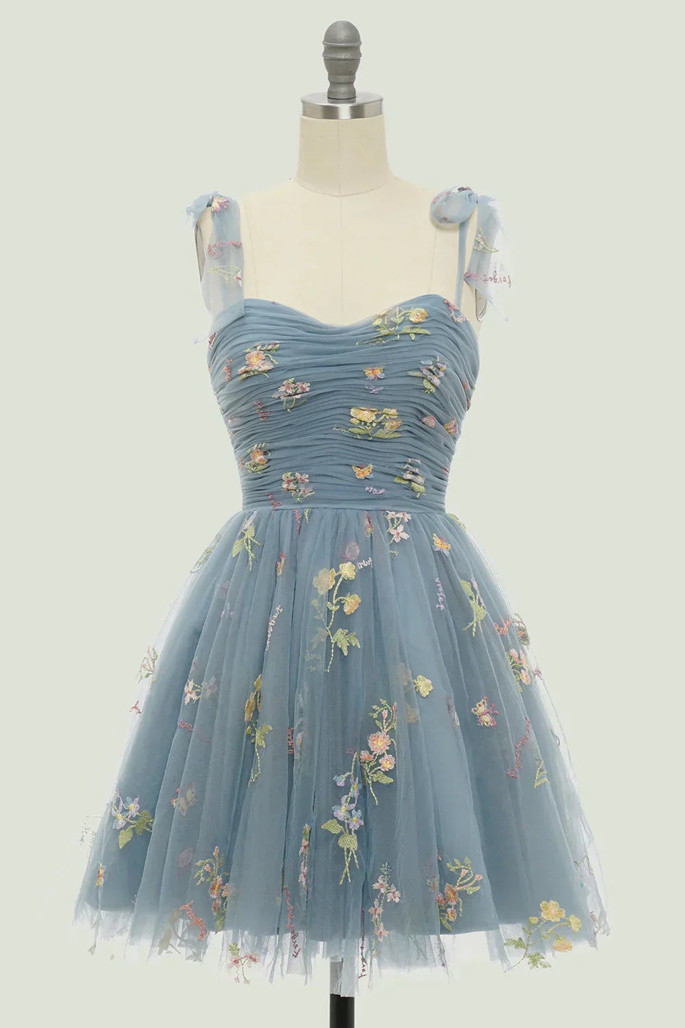 W&W Mode | Hochwertiges Ballkleid Aus Besticktem Tüll