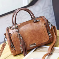 WW – Damen-Schultertasche mit Quasten-Dekor: großes Fassungsvermögen, modisches Design