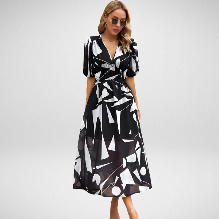 W&W Mode | Charmantes Kleid mit V-Ausschnitt