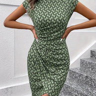 WW | Elegantes Kleid mit Rundhalsausschnitt und Allover-Print