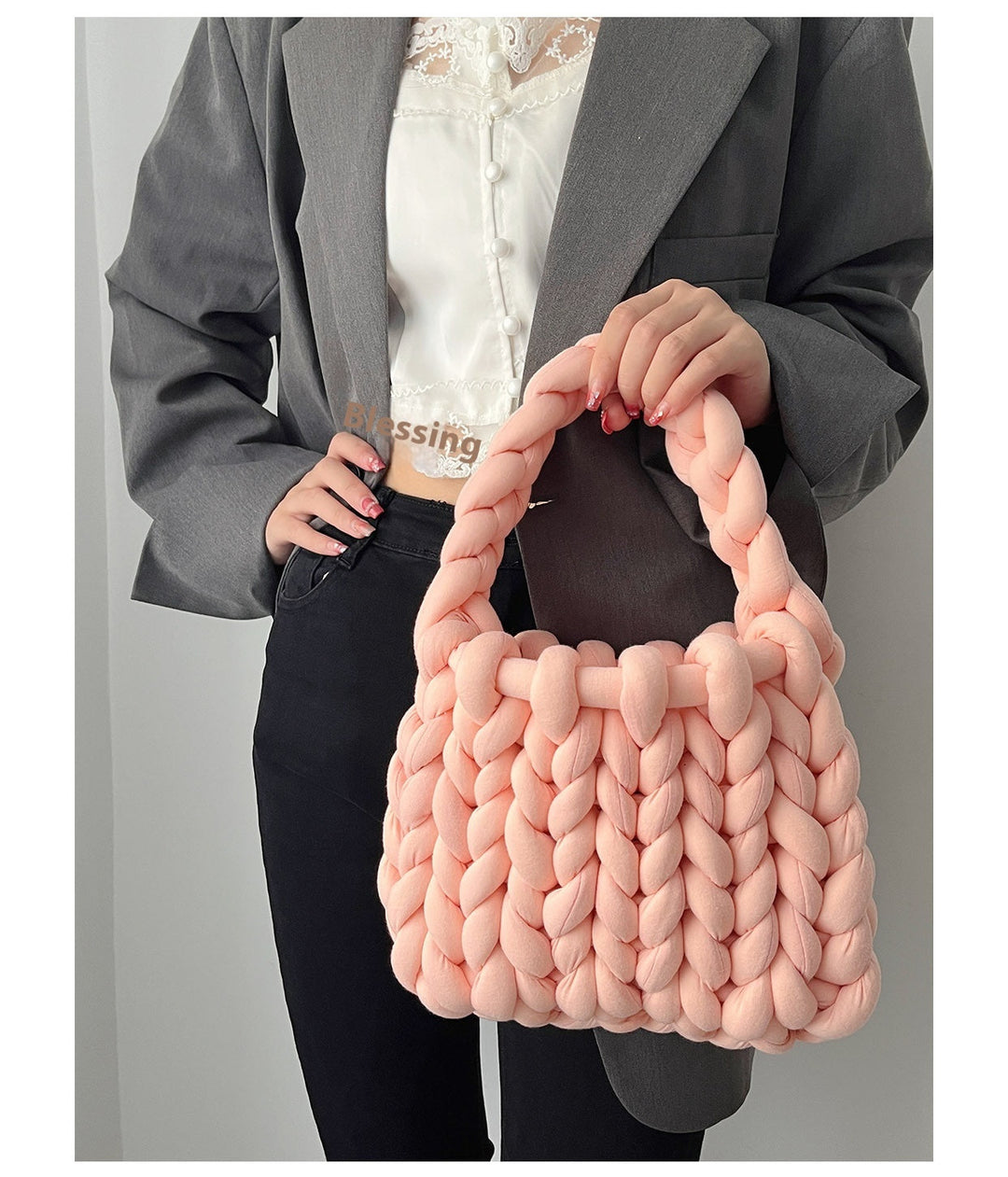 Damen Tasche aus handgewebtem Material