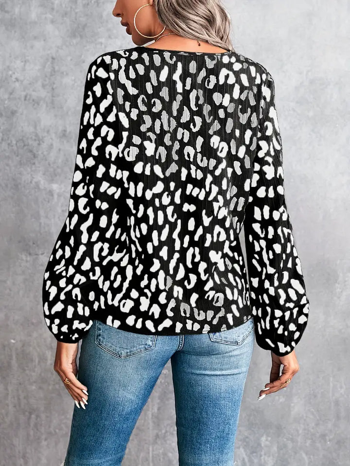 W&W Mode | Bluse mit V-Ausschnitt und Leopardenmuster