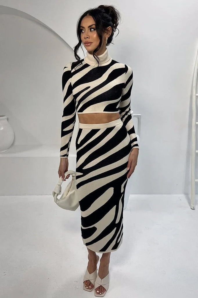 WW | Knitted dress with narrow, striped pencil skirt