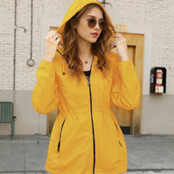 Jacke mit langen Ärmeln, Reißverschluss, Blumendruck und Kapuze