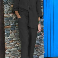 Hemd mit V-Ausschnitt und Hose aus Baumwolle