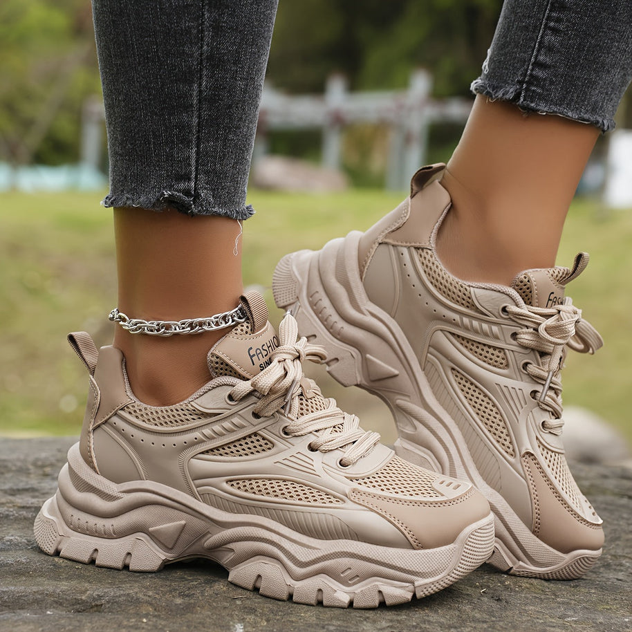 WW | Plateau Sneakers mit Modernem Look