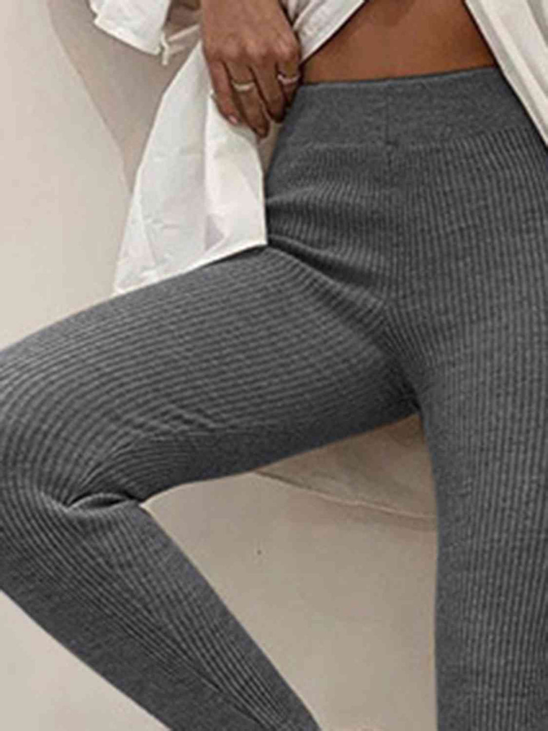 W&W Mode | Geripptes Mittel Taillen Leggings
