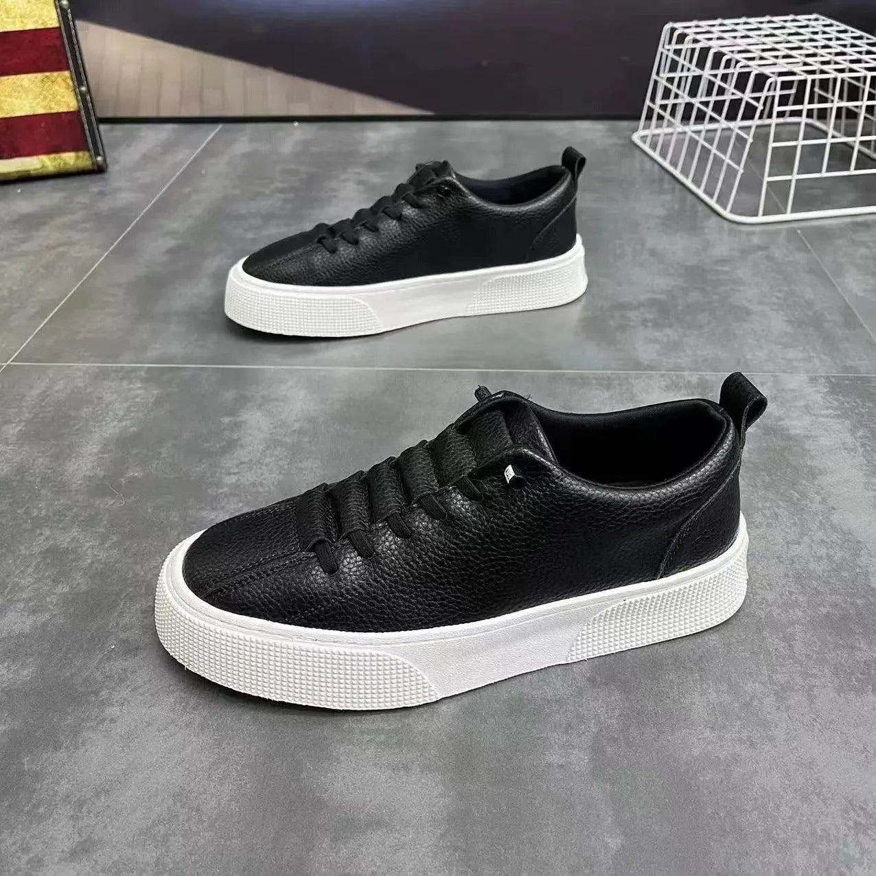 WW | Niedrige Sneaker für Herren aus Kunstleder