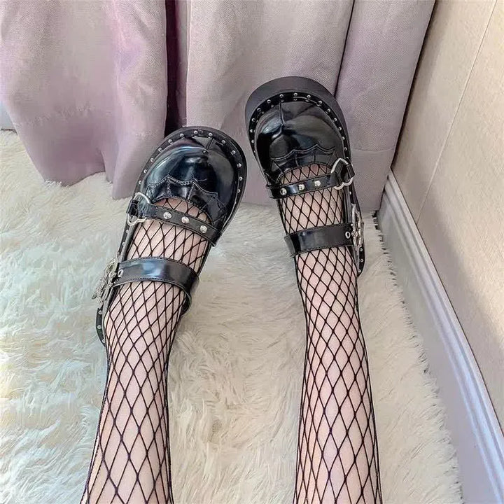 Damen-Mary-Jane-Schuhe mit Plateau, Herzschnalle und Gothic-Design