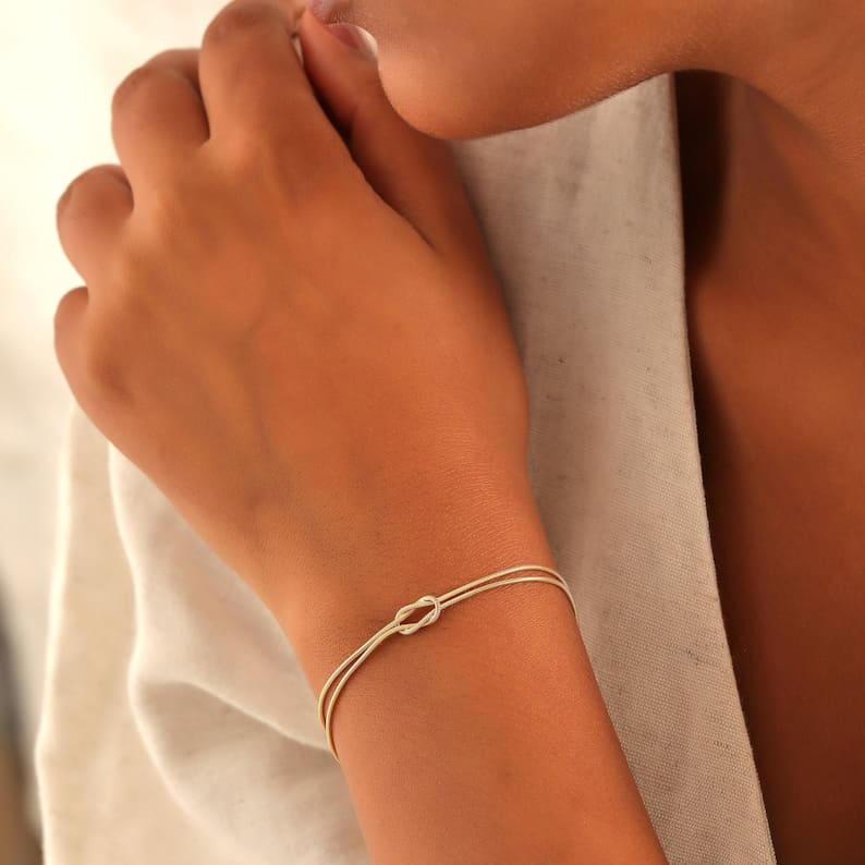 WW | Minimalistische Armreif Liebesknoten