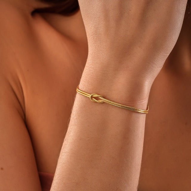 W&W Mode | Minimalistische Armreif Liebesknoten