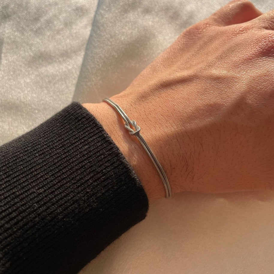 WW | Minimalistische Armreif Liebesknoten