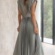 WW | Faltendes Plunge Midi Kleid