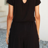 WW | Kurzärmliger Jumpsuit mit Kordelzug und Taschen