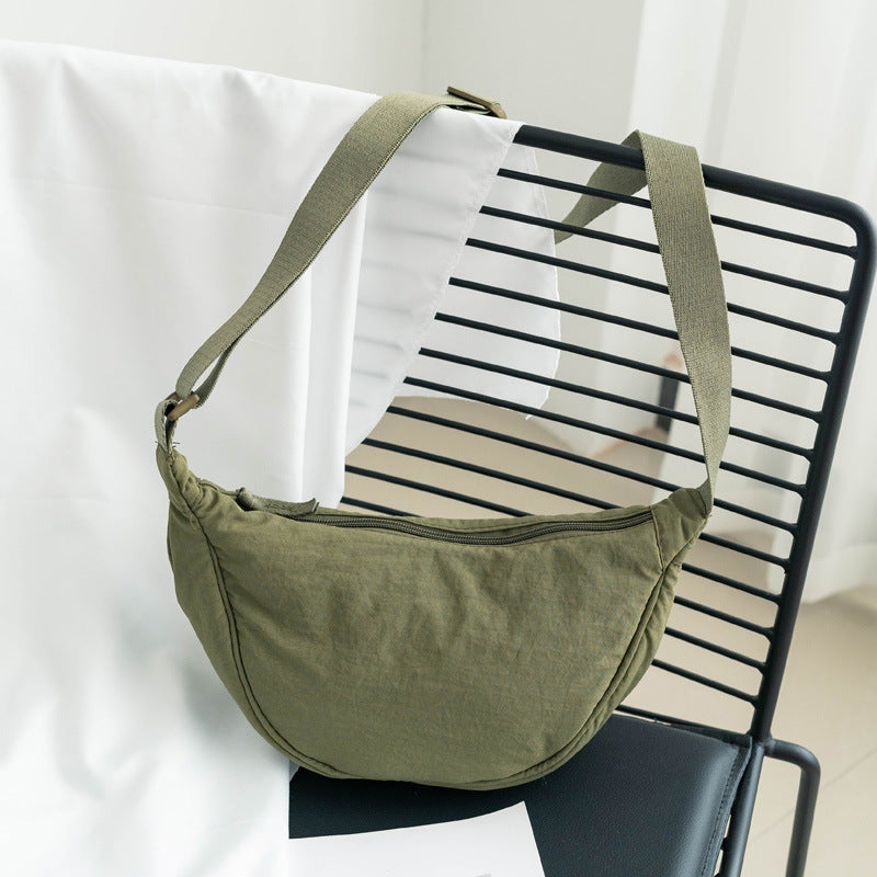 WW | Stilvolle Half Moon Crossbody Tasche