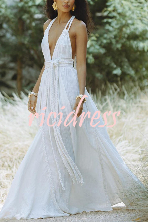 W&W Mode Whispers – Drapiertes Maxikleid aus Leinenmischung mit tiefem V-Ausschnitt, Neckholder und rückenfreiem Überzug
