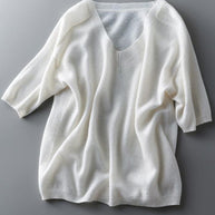 WW | Luxurious soft cashmere V-neck sweater for women