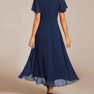 WW | Kleid mit V-Ausschnitt und Rüschenärmeln