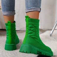 WW | Zeitlose und unterstützende orthopädische Stiefel.