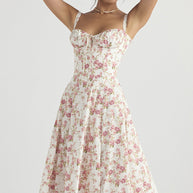 WW geschnittenes Trägerkleid für Damen mit französischem Flair und verführerischem Hüftschlitz