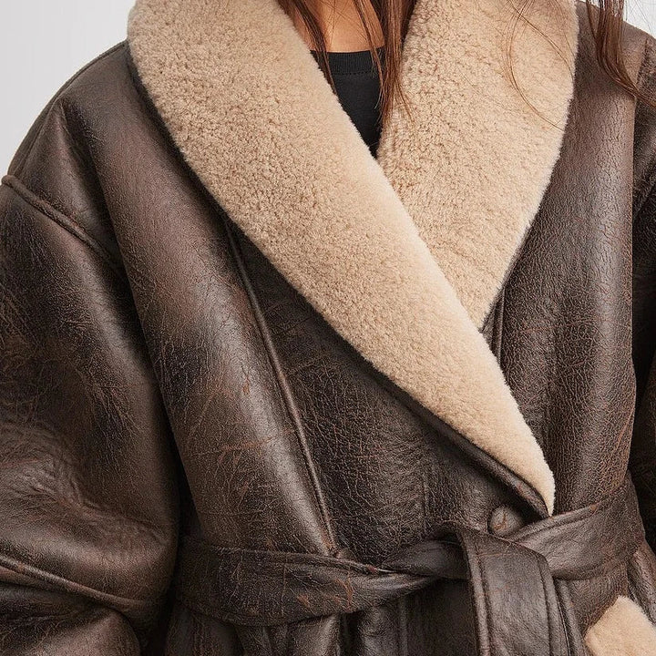 Damen Kunstlederjacke mit weichem Sherpa-Futter und Gürtel