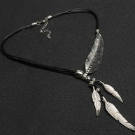 WW | Goldene Feder Halskette Im Boho Stil