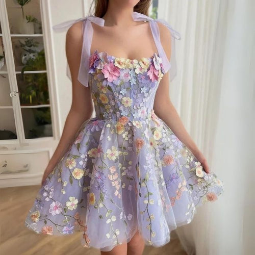 WW | Cocktailkleid mit Blumenapplikationen