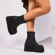 WW | Keil- und Plateau-Stiefeletten