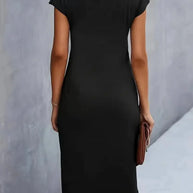 WW | Stilvolles Schmales Kleid Mit Rundhalsausschnitt