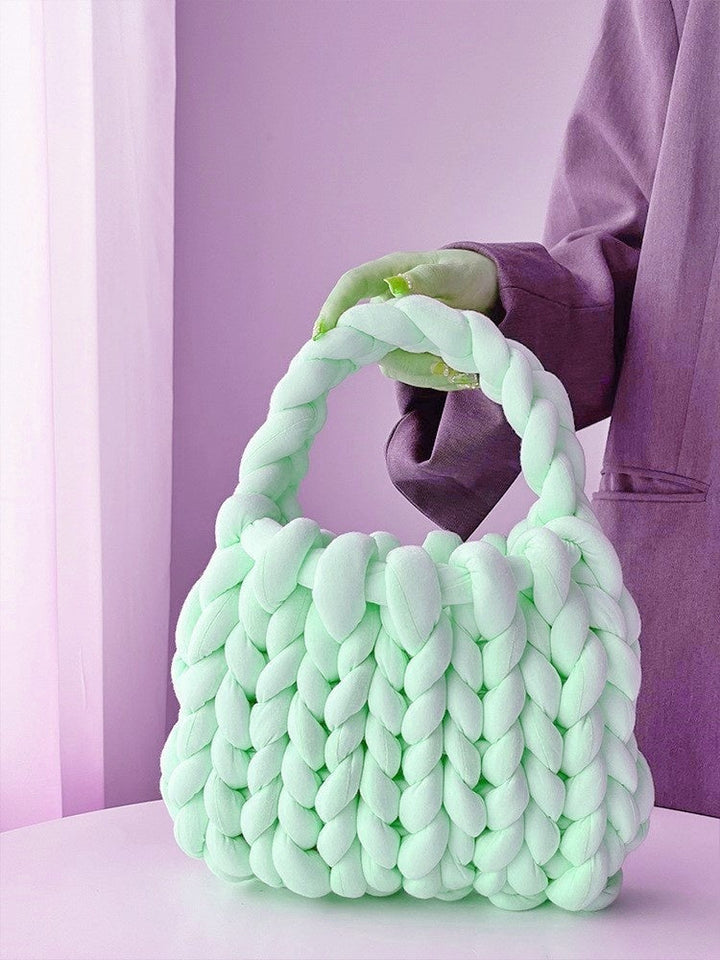 Damen Tasche aus handgewebtem Material