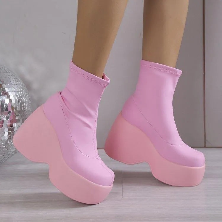 WW | Chelsea boot with elastic wedge heel made of leather